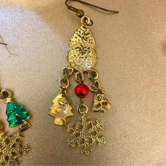 Rare 60s vintage Enamel Santa dangle Earrings with Snowflake tips - Picture 4 of 5